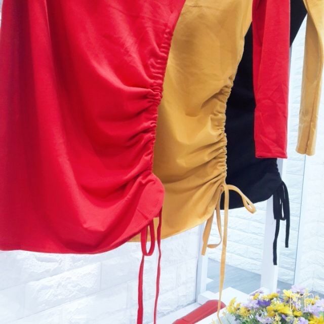 Đầm trễ vai rút hông