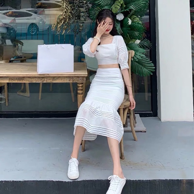 Set Trắng Áo Cổ Vuông Dáng Lửng + Chân Váy Đuôi Cá Dáng Dài Dạo Phố Xinh Xắn S00023 | BigBuy360 - bigbuy360.vn