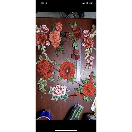 Set hoa hoặc cổ thêu