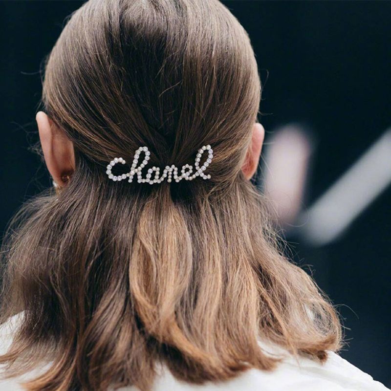 Ghim Cài Hình Chữ Cái Đính Đá Cho Máy Viết Tay Ếch Bobby Cro