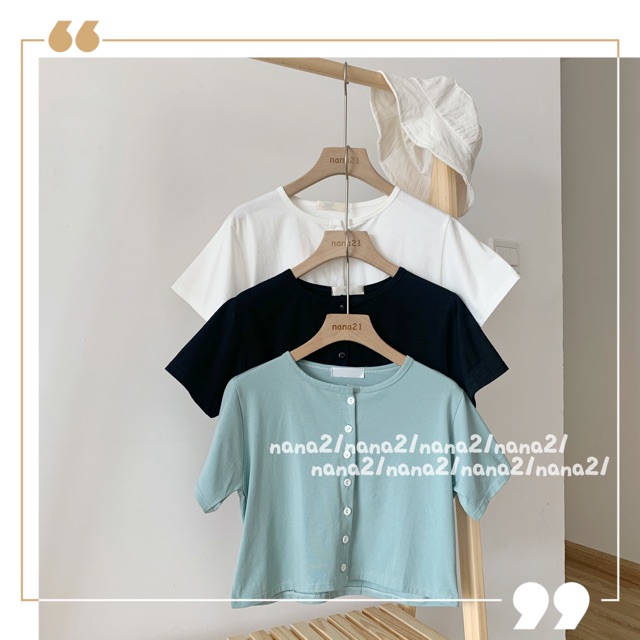 Croptop khuy (ảnh mẫu mặc bên cạnh)