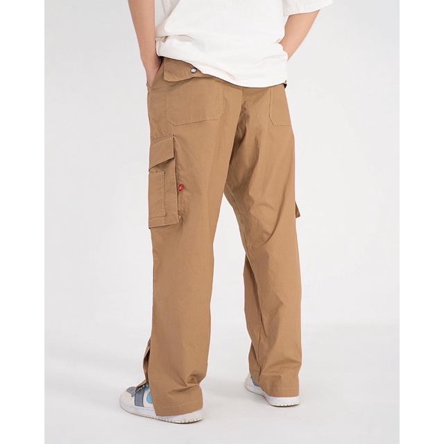 𝑺𝒏𝒂𝒑 𝒃𝒖𝒕𝒕𝒐𝒏 𝒄𝒂𝒓𝒈𝒐 𝒑𝒂𝒏𝒕𝒔