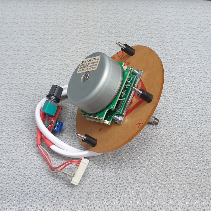 Cụm motor không chổi than BLDC, điện áp 12Vdc - 24Vdc, dùng chế quạt hộp + mạch điều tốc đã ráp hoàn thiện.