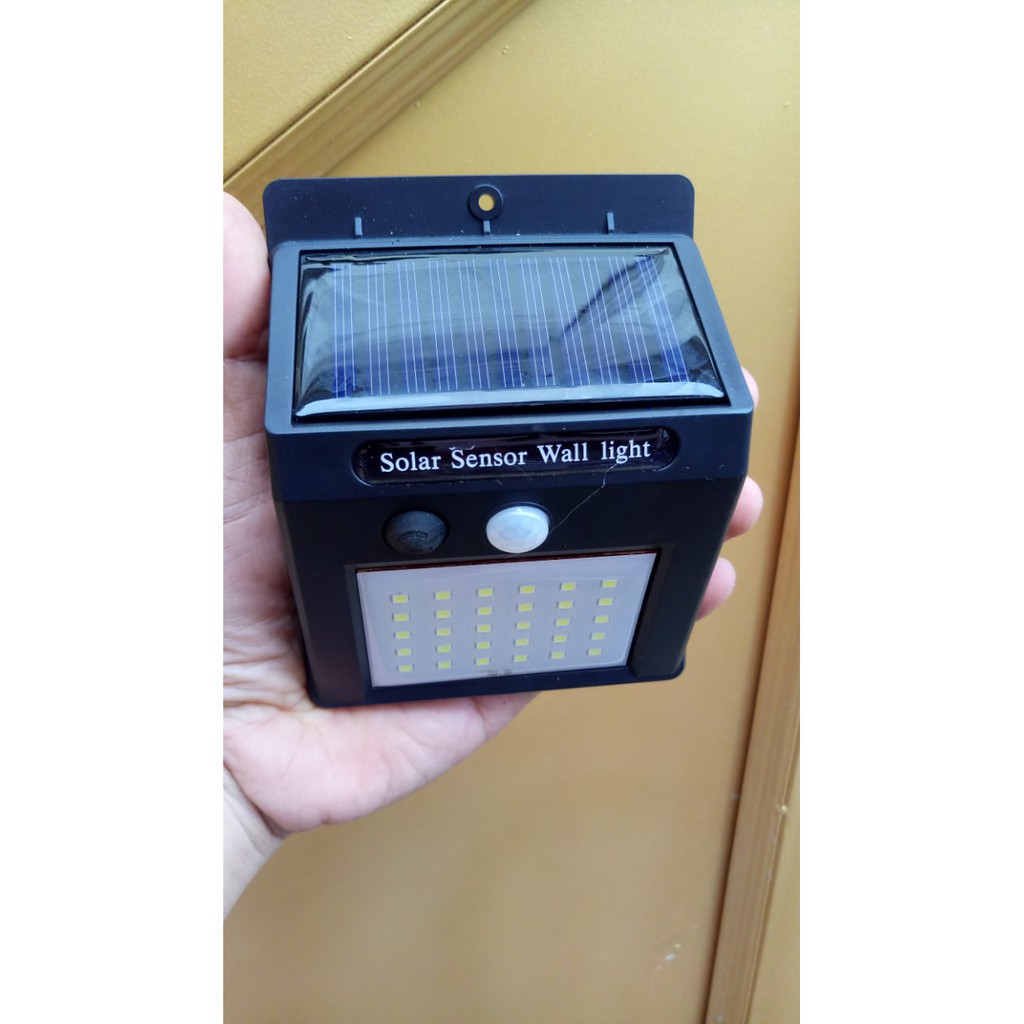 ĐÈN NĂNG LƯỢNG MẶT TRỜI 30 LED CẢM ỨNG CÓ NGƯỜI ĐÈN TỰ ĐỘNG SÁNG
