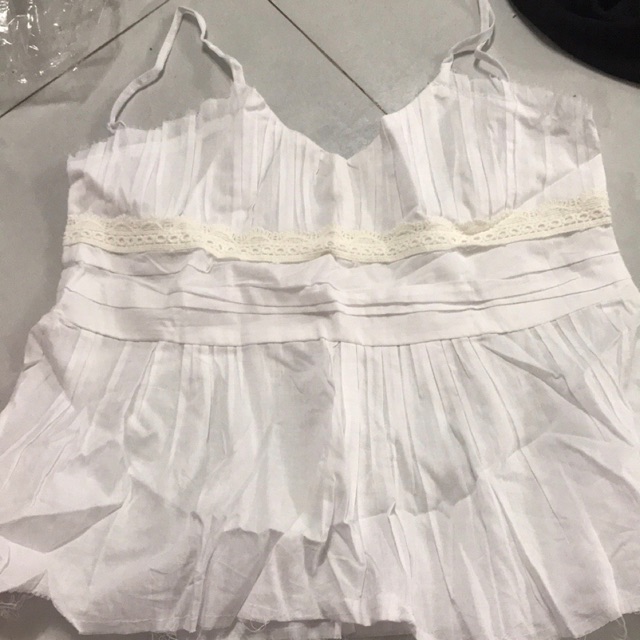 Áo dây 120 có 2 màu trắng và màu nâu nâu gạch hay sao í hiii.aaaaaaaaaaa. A a.