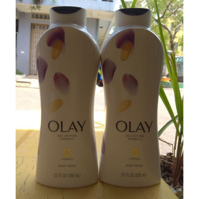 Sữa tắm Olay Age Defying vitamin E 650ml