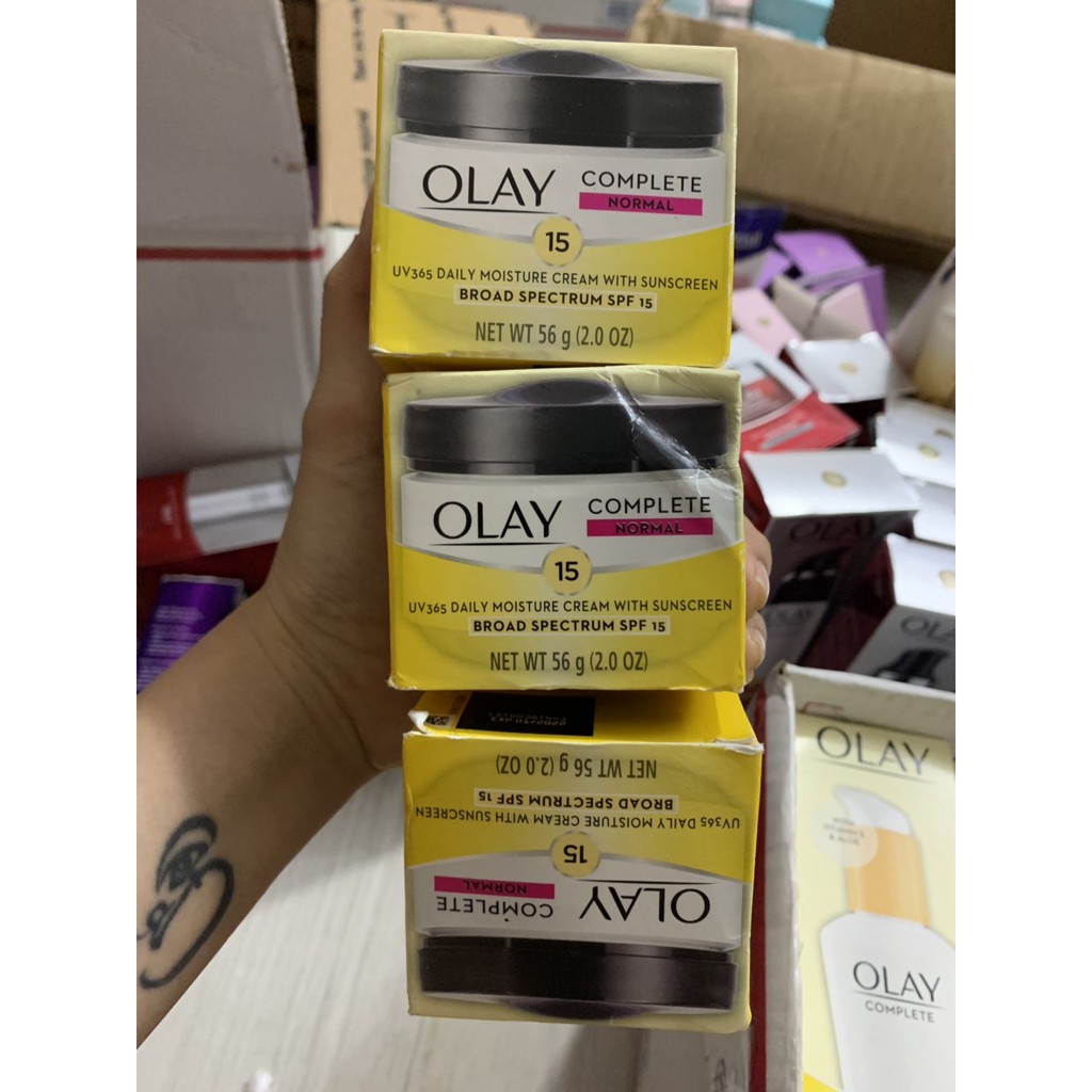 Kem dưỡng ẩm và chống nắng Olay Complete UV365 Daily Moisture Cream SPF 15 56g - 2.0 oz