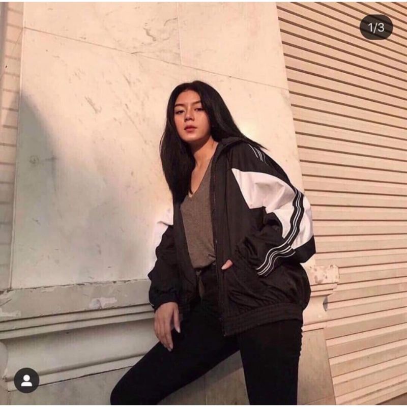 KHOÁC DÙ LỬNG TAY DƠI PHỐI SỌC TAY VÀ PHỐI MÀU CẦU VAI