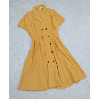 Váy khuy gỗ cổ vest