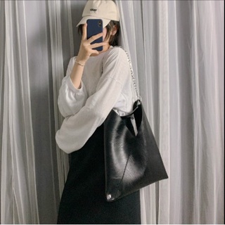 Túi cut out da mềm quai xích P054