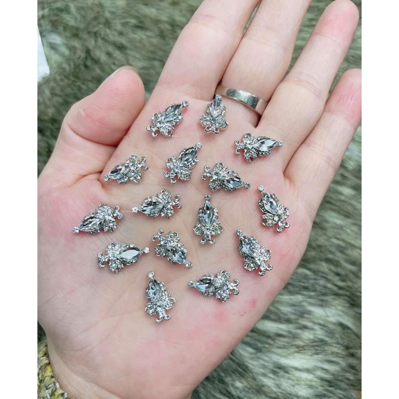 Charm nail - Charm chị ong nâu nâu nâu nâu