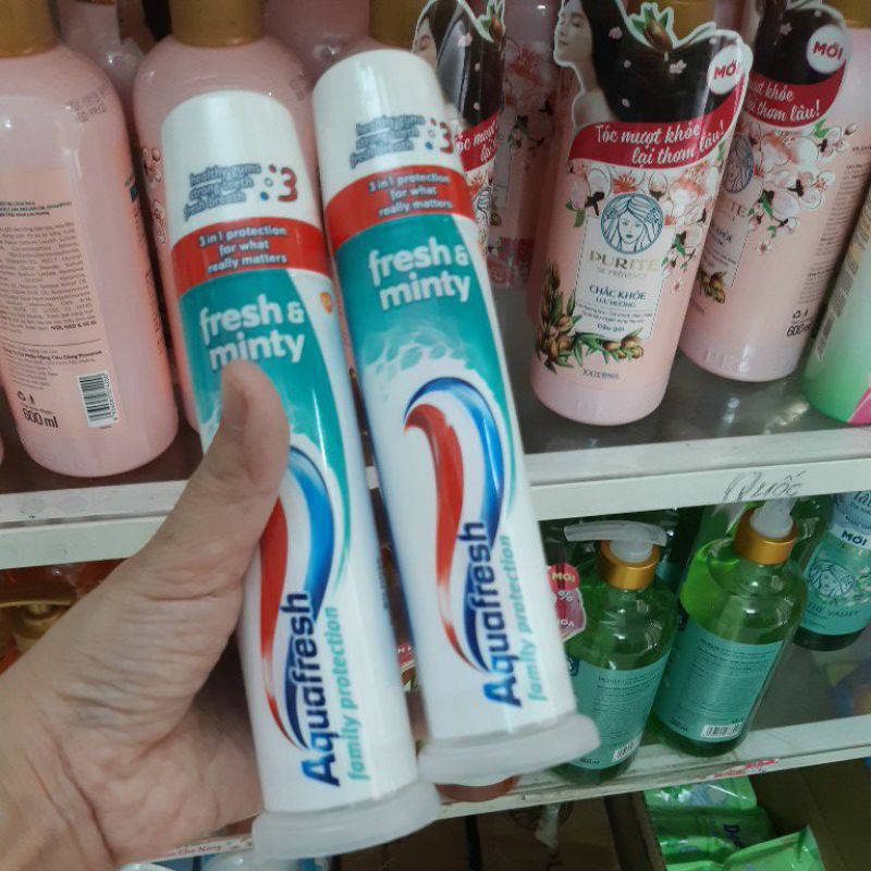 Kem đánh răng Aquafresh dạng ống