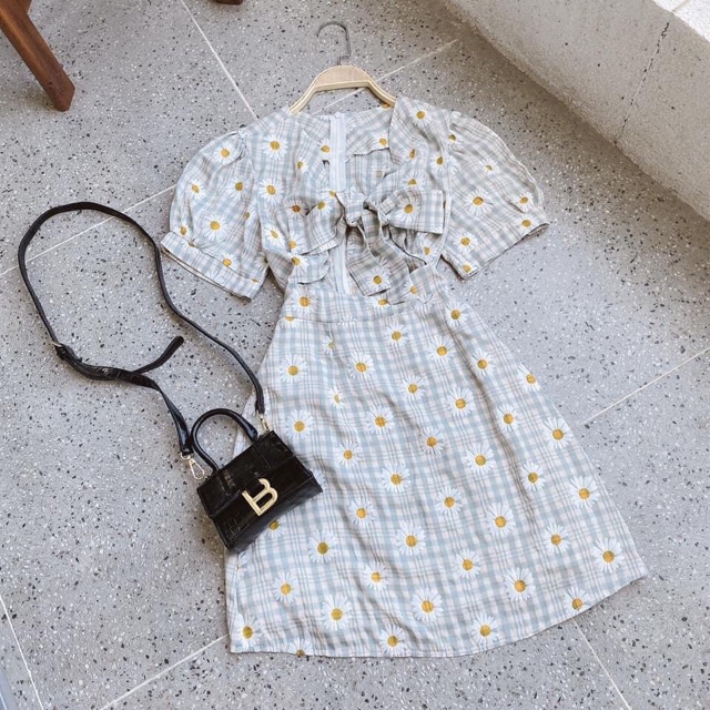 [Mã FAMARAL1 giảm 10K đơn 50K] Set Đầm hoa cúc cột nơ khoét eo siêu dễ thương | BigBuy360 - bigbuy360.vn