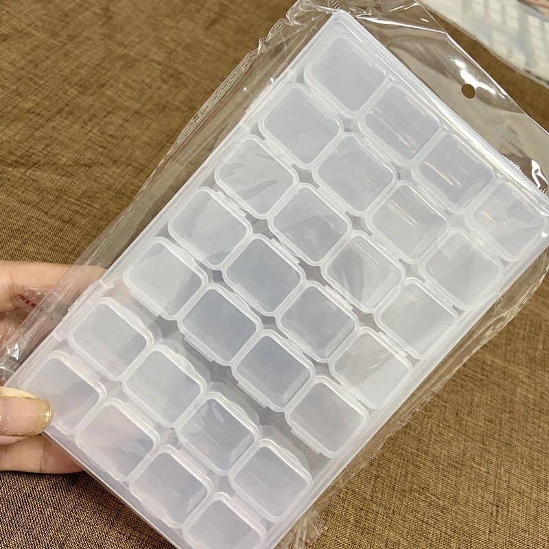 Hộp đựng charm, đá , phụ kiện nail 28 ô và 56 ô