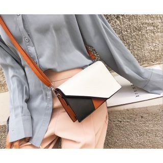 Túi đeo chéo nữ thời trang
