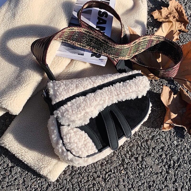 Túi Đeo Chéo Bằng Lông Cừu Phong Cách Hàn Quốc Cho Nữ