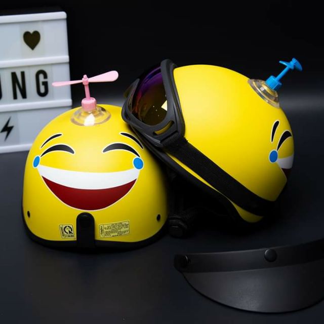 Mũ bảo hiểm mặt icon mũ+kính+chong chóng 150k