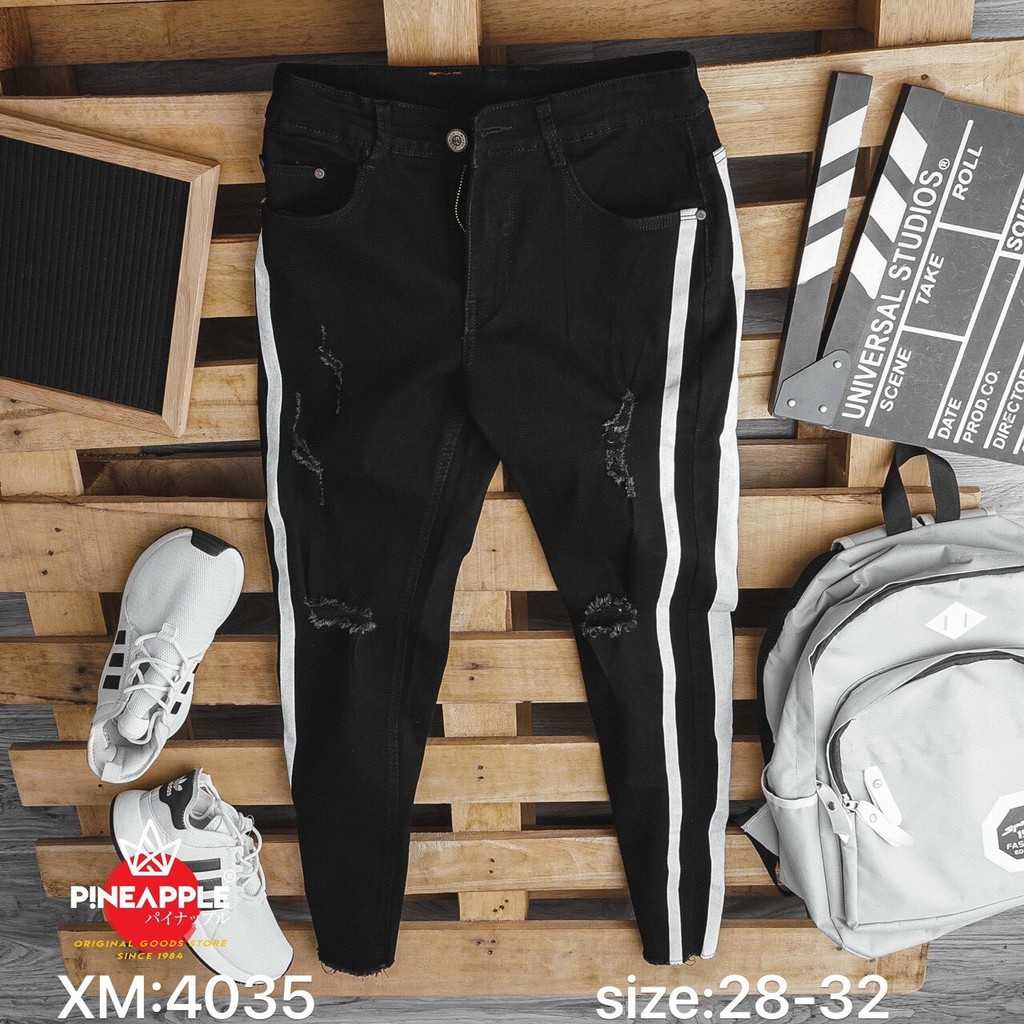 Quần jean nam đen rách gối phối sọc chất bò co dãn form dáng body cao cấp AHFASHION | BigBuy360 - bigbuy360.vn