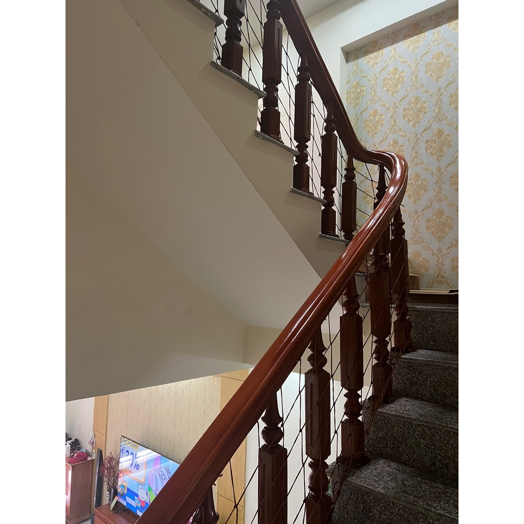 Lưới chắn cầu thang màu nâu an toàn cho trẻ kích thước 0,8 x 10m (kèm dây buộc)