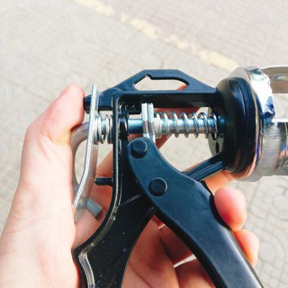 Súng bắn keo silicon inox đen