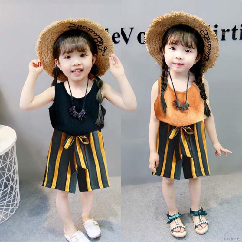 Bộ áo thun sát nách + quần ngắn kẻ sọc cho bé gái