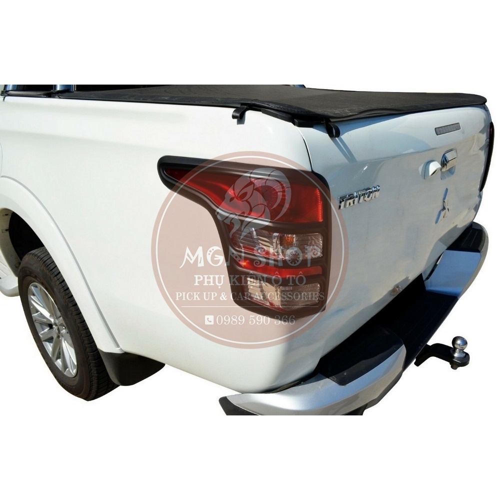 [Ốp đèn hậu] [Mitsubishi Triton 2015 - 2018] [màu đen / màu bạc]