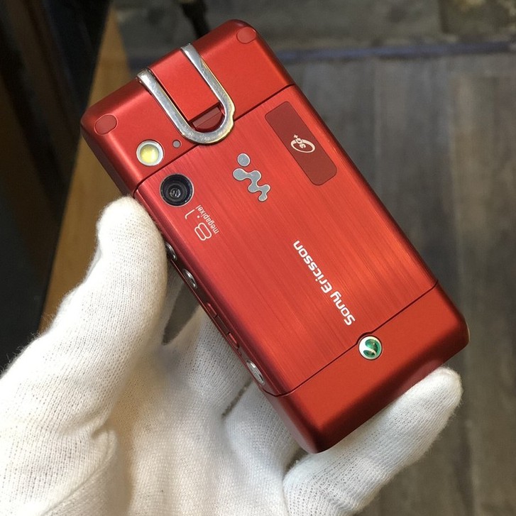 Điện Thoại Sony Ericsson W995 NEW