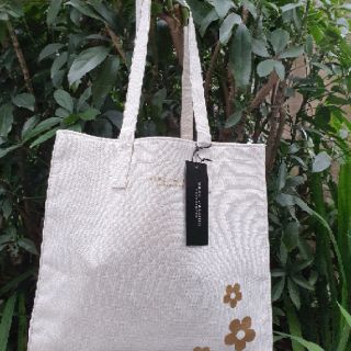 Pouch chính hãng gift đựng mỹ phẩm