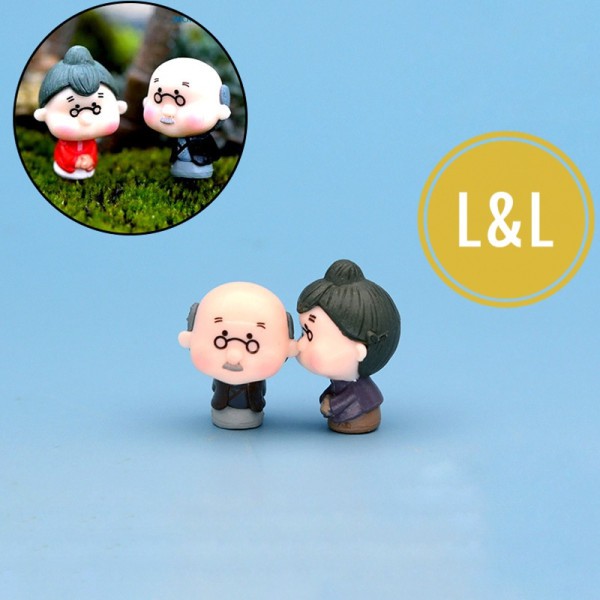 Cặp đôi ông bà già trang trí chậu cây, sen đá, xương rồng, cây cảnh mini