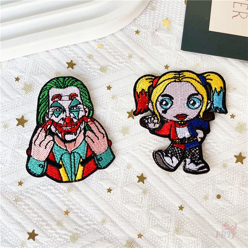 ☸ Miếng Dán Hình Joker &amp; Harley Quinn Tự Dính ☸ 1 Huy Hiệu Cài Áo Hình Nhân Vật Phim Cổ Điển