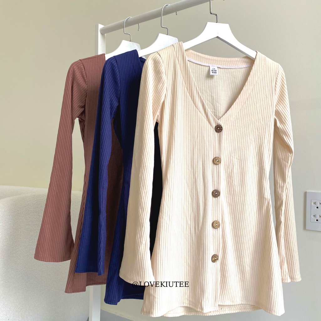 Áo tay loe dáng dài nút gỗ Kassie Button Cardigan mặc được nhiều kiểu LOVEKIUTEE