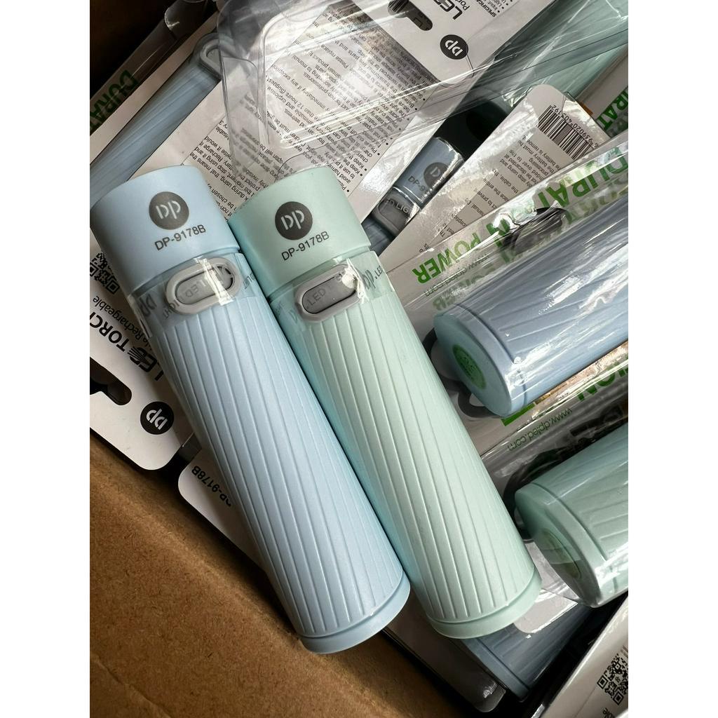 ĐÈN PIN CẦM TAY DP-9178B, tích hợp 2 chế độ sáng mạnh/yếu,tầm chiếu xa 150m, mang đi du lịch, cầm tay thoải mái