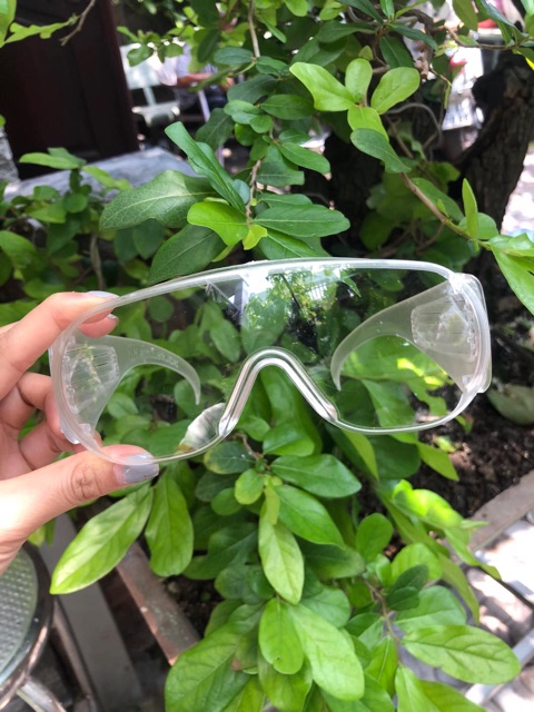 Kính bảo hộ Hot trend bảo vệ mắt chống dịch che chắn bụi gió tuyệt đối | BigBuy360 - bigbuy360.vn