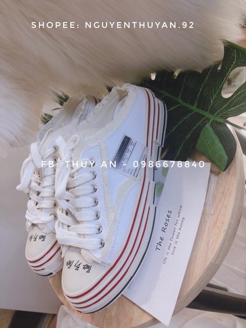 Giày sục thể thao tua rua