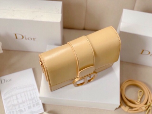 Túi dáng hộp size 22 cm full box nhé cả nhà yêu quý