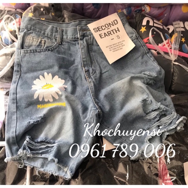 ☀️Quần Jeans Ngố Rách Bông Cúc
