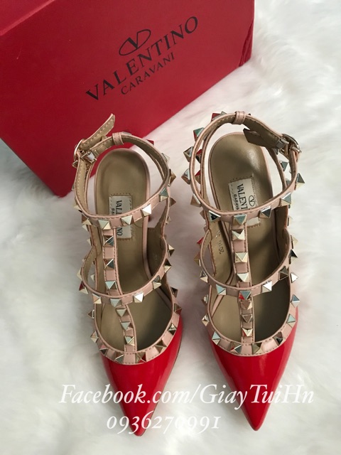 Giày Valentino đinh tán hàng cao cấp, hình thật 100% shop tự chụp, hàng có sẵn tại kho, mỗi màu chỉ còn 1-2 size