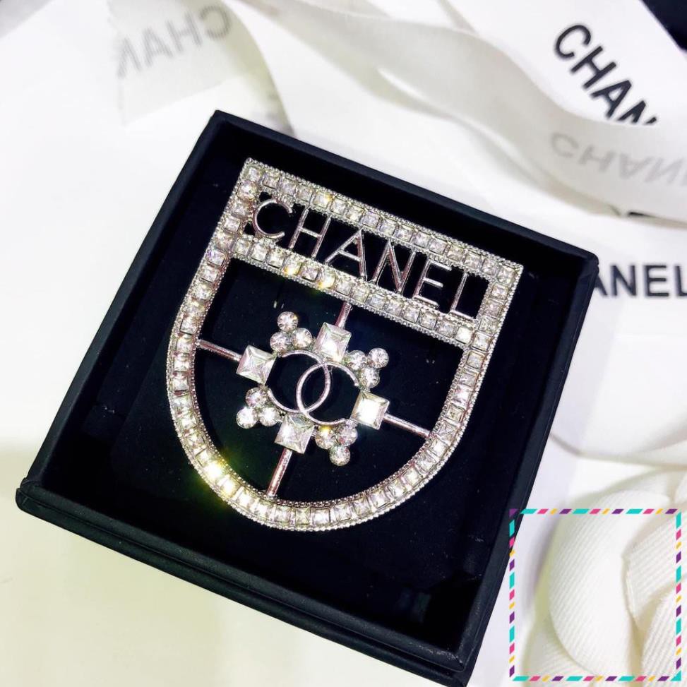 (SALE OFF) GHIM CÀI ÁO ĐÍNH ĐÁ HÌNH HUY HIỆU ĐẸP SANG TRỌNG PHỤ KIỆN CAO CẤP NO.93 TAG CÀI ÁO ĐẸP ACCESSORY