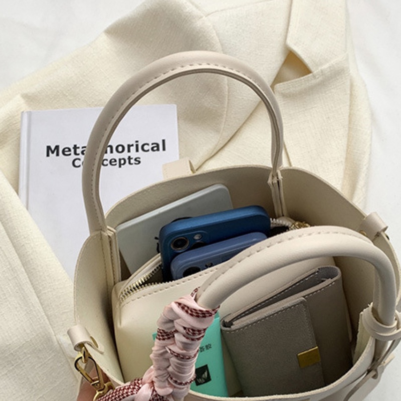 Túi Đeo Vai / Đeo Chéo Bằng Lụa Có Khóa Trang Trí Khăn Choàng Phong Cách Phương Tây Dành Cho Bạn Nữ