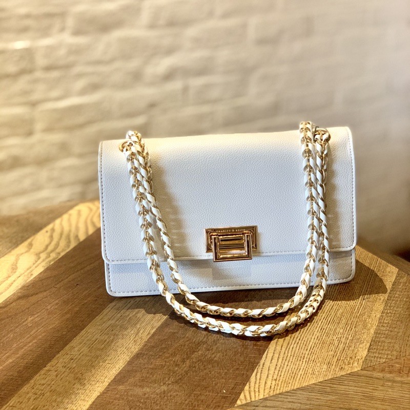 Chain Strap Push-Lock Shoulder Bag