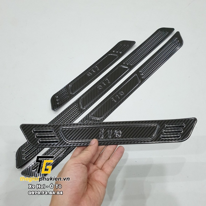 Ốp bậc cửa, Nẹp bước chân trong ngoài CARBON xe Hyundai Grand I10 2021 2022 vân Cacbon cao cấp