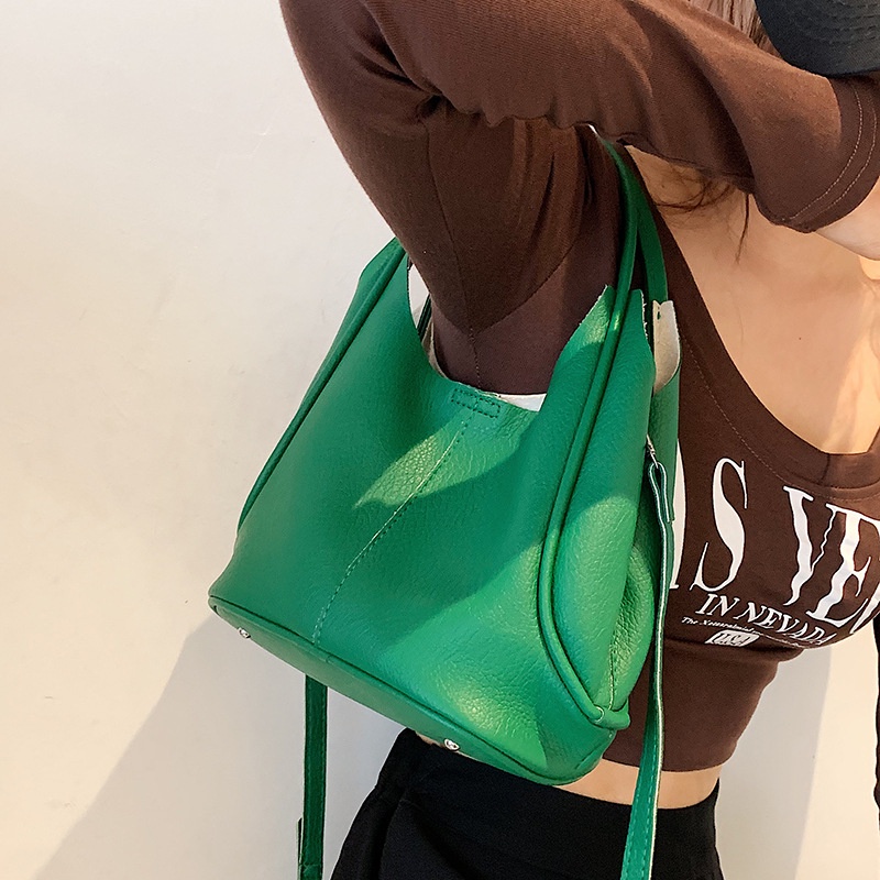 Túi đeo chéo IELGY màu trơn dễ phối đồ thời trang trẻ trung dành cho nữ