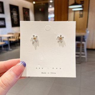 Khuyên hoa cúc bạc A8