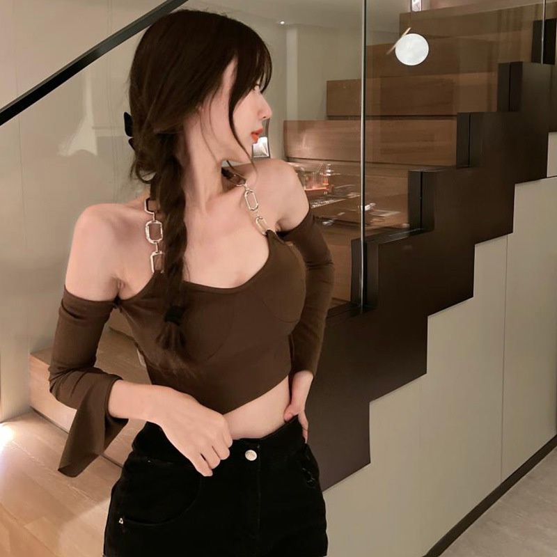 Áo Thun Tay Dài Cổ Yếm Phối Dây Xích Dáng Ôm Phong Cách Hàn Quốc Quyến Rũ