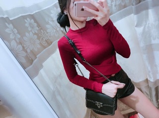 Áo len chéo bụng