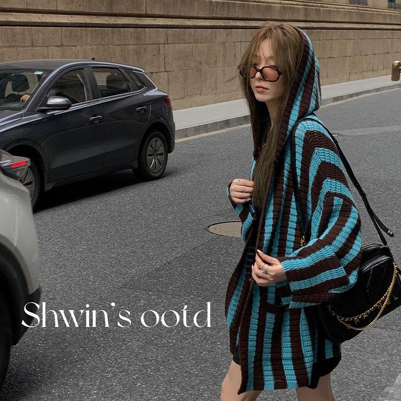 Xia Shiwen Áo Khoác Cardigan Dệt Kim Tay Dài Cổ Chữ V Màu Xanh Dương Cà Phê Núi Bạc Kẻ Sọc Mùa Thu Cho