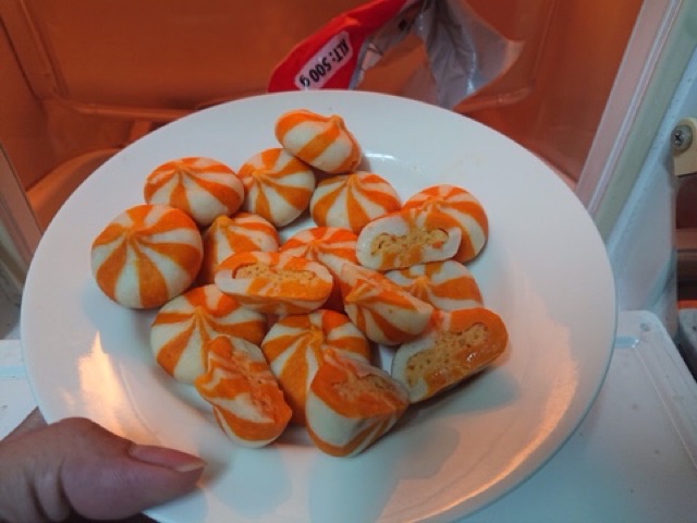 Bánh bao nhân trứng cá màu cam Phú Mark 500g