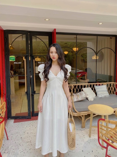 Đầm Maxi Trắng xoắn Ngực Tay Phồng | BigBuy360 - bigbuy360.vn