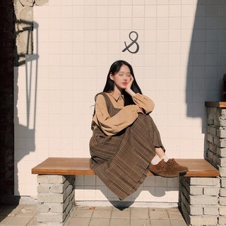 (HÀNG SẴN) Set váy yếm kẻ sọc xếp ly + áo sơ mi da lộn thu đông Hàn Quốc (Kèm ảnh thật shop tự chụp)
