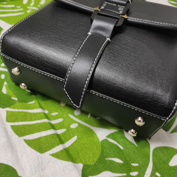 Túi xách 1017 ALYX 9SM buckle leather bag fw20